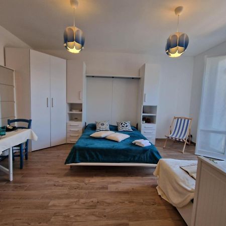 Апартаменты 650 Metri Dal Mare - Wifi - Terrazzo - Piscina - A/C Пьетра-Лигуре Экстерьер фото