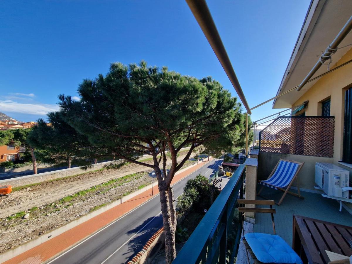 Апартаменты 650 Metri Dal Mare - Wifi - Terrazzo - Piscina - A/C Пьетра-Лигуре Экстерьер фото