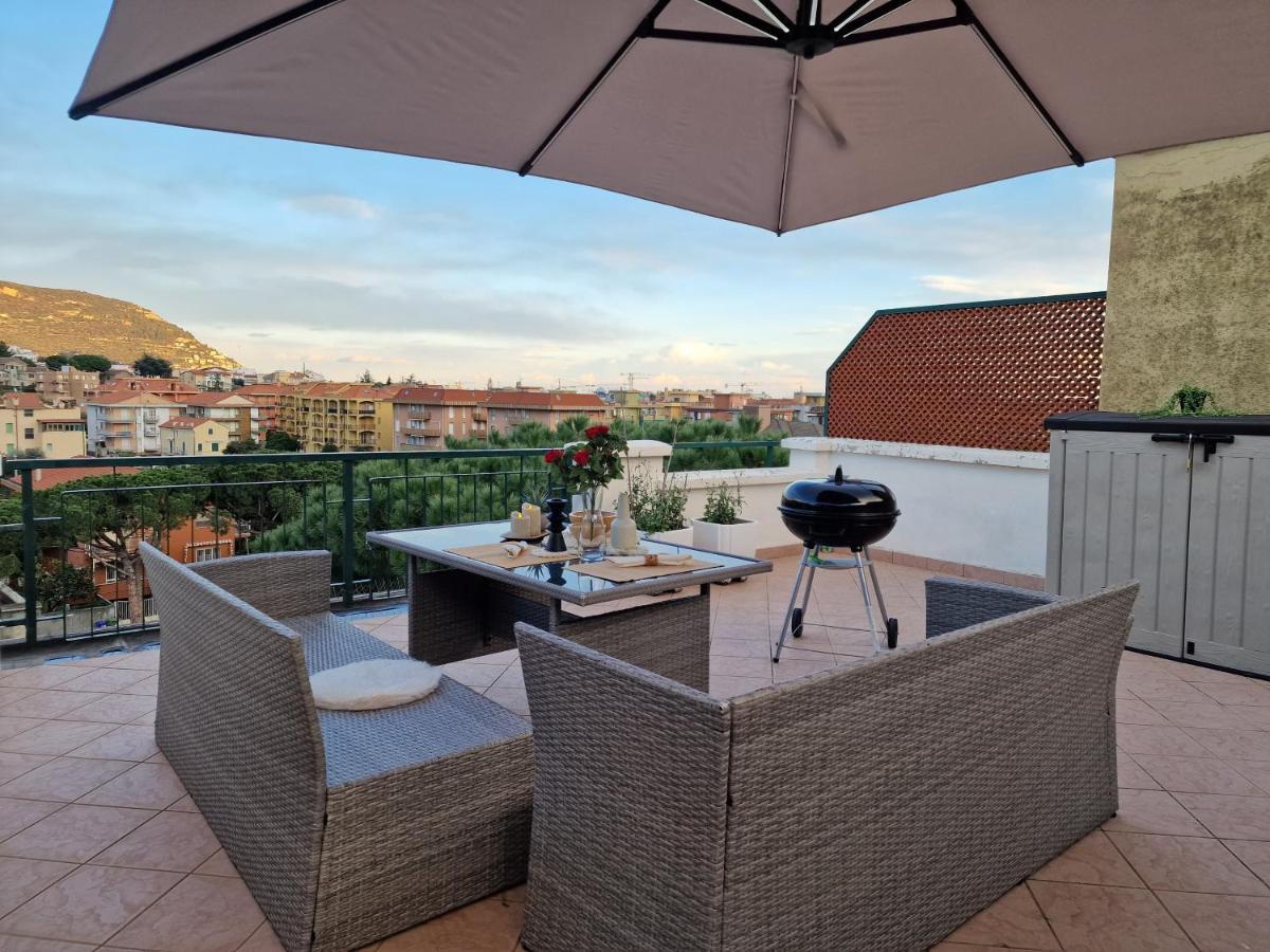Апартаменты 650 Metri Dal Mare - Wifi - Terrazzo - Piscina - A/C Пьетра-Лигуре Экстерьер фото