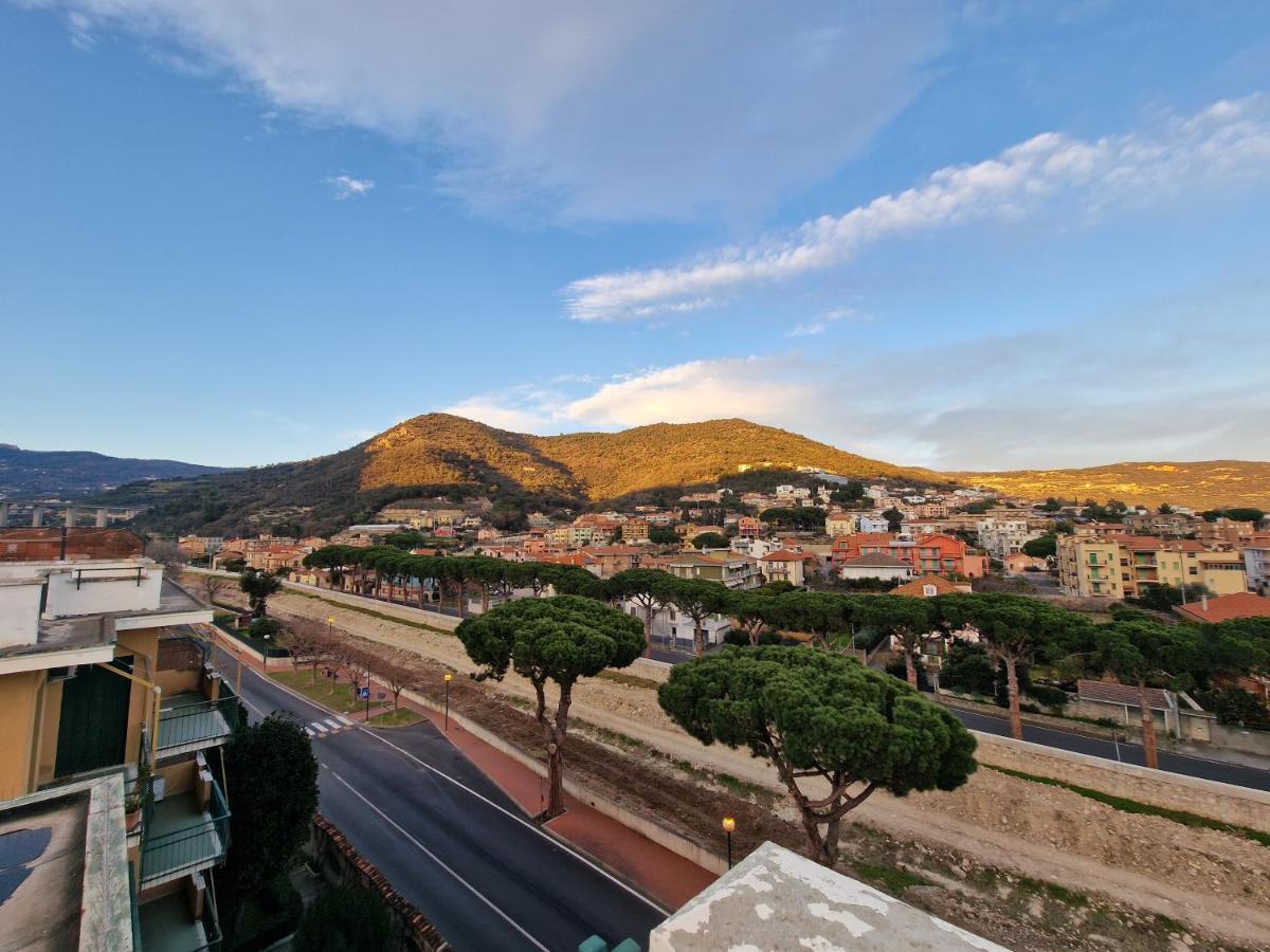 Апартаменты 650 Metri Dal Mare - Wifi - Terrazzo - Piscina - A/C Пьетра-Лигуре Экстерьер фото